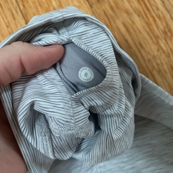 Lululemon Wunder Under Scalloped - Picture 4 of 5